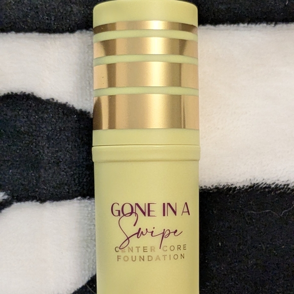 Light Foundation LWYA Gone In A Swipe - New In Box - Picture 11 of 15